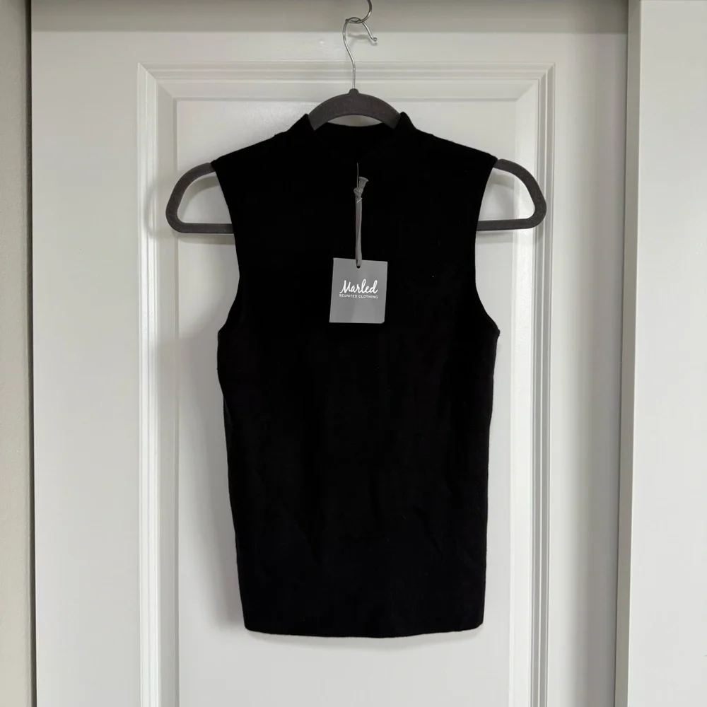 Marled Black Top Sleeveless Tank Top - Picture 7 of 7